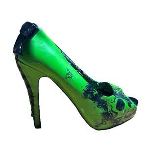 Iron Fist Zombie skull Stomper Heels Size 7 Peep Toe Platform With Bows - Used